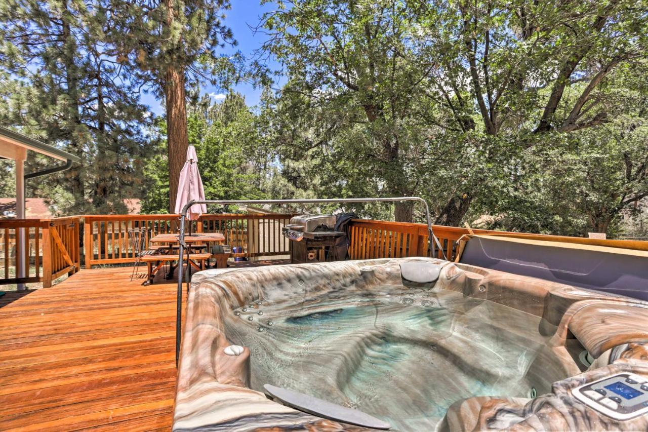 Big Bear Cabin With Deck And Hot Tub, Near Resorts! Big Bear Lake Ngoại thất bức ảnh