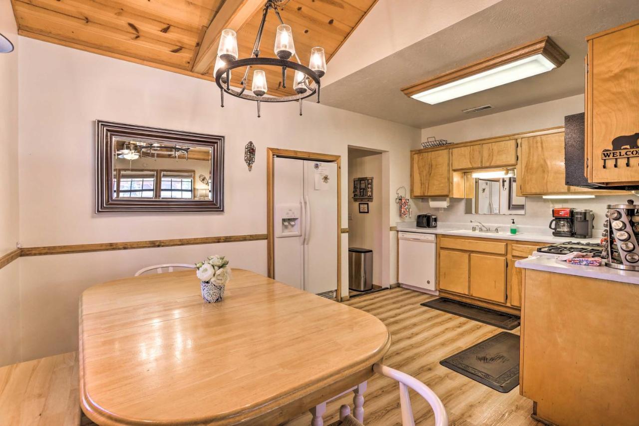 Big Bear Cabin With Deck And Hot Tub, Near Resorts! Big Bear Lake Ngoại thất bức ảnh